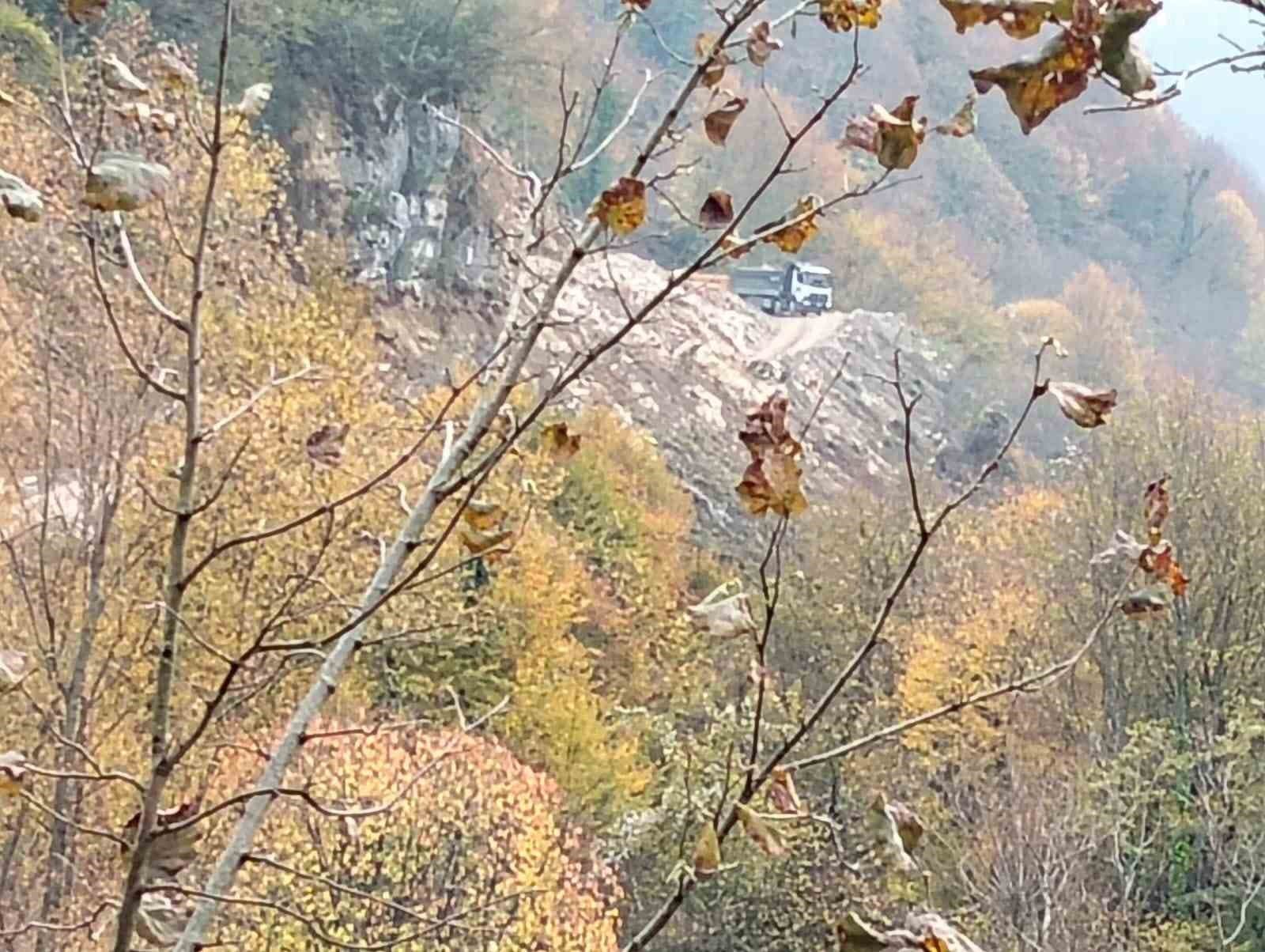 Dere yataklarına mesken atık ve moloz dökülüyor