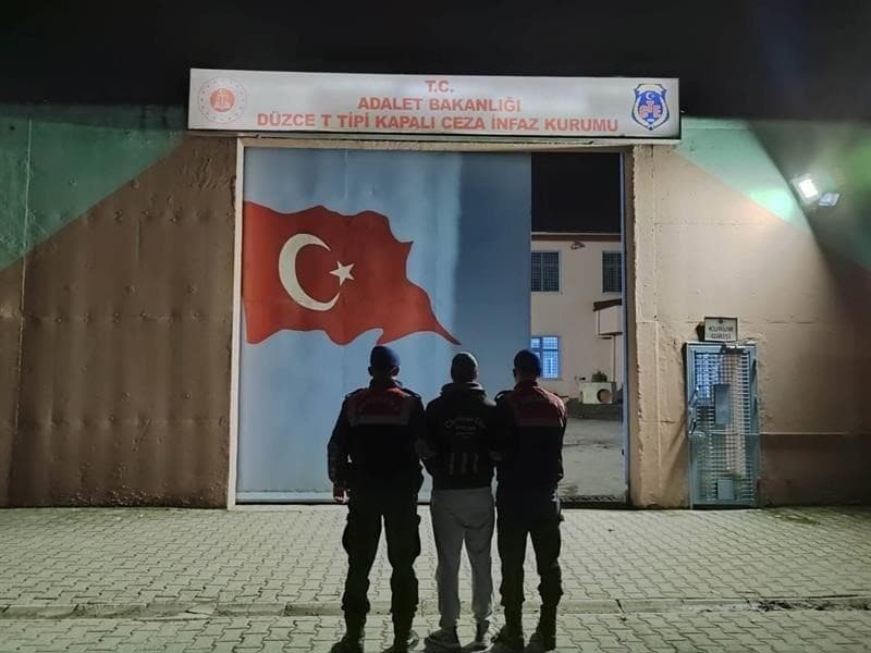 Aranan 10 kişi jandarma tarafından yakalandı