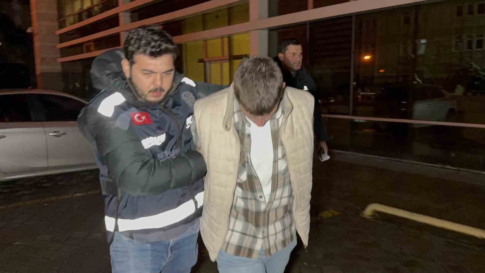 Çaldığı motosikleti tarlaya attı, parmak izinden yakalandı