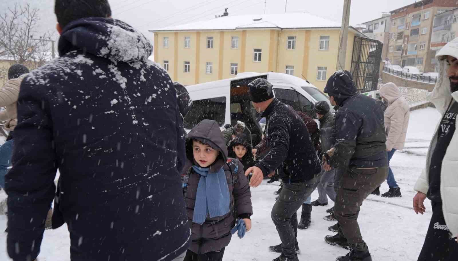 Gümüşhane’de kar esareti