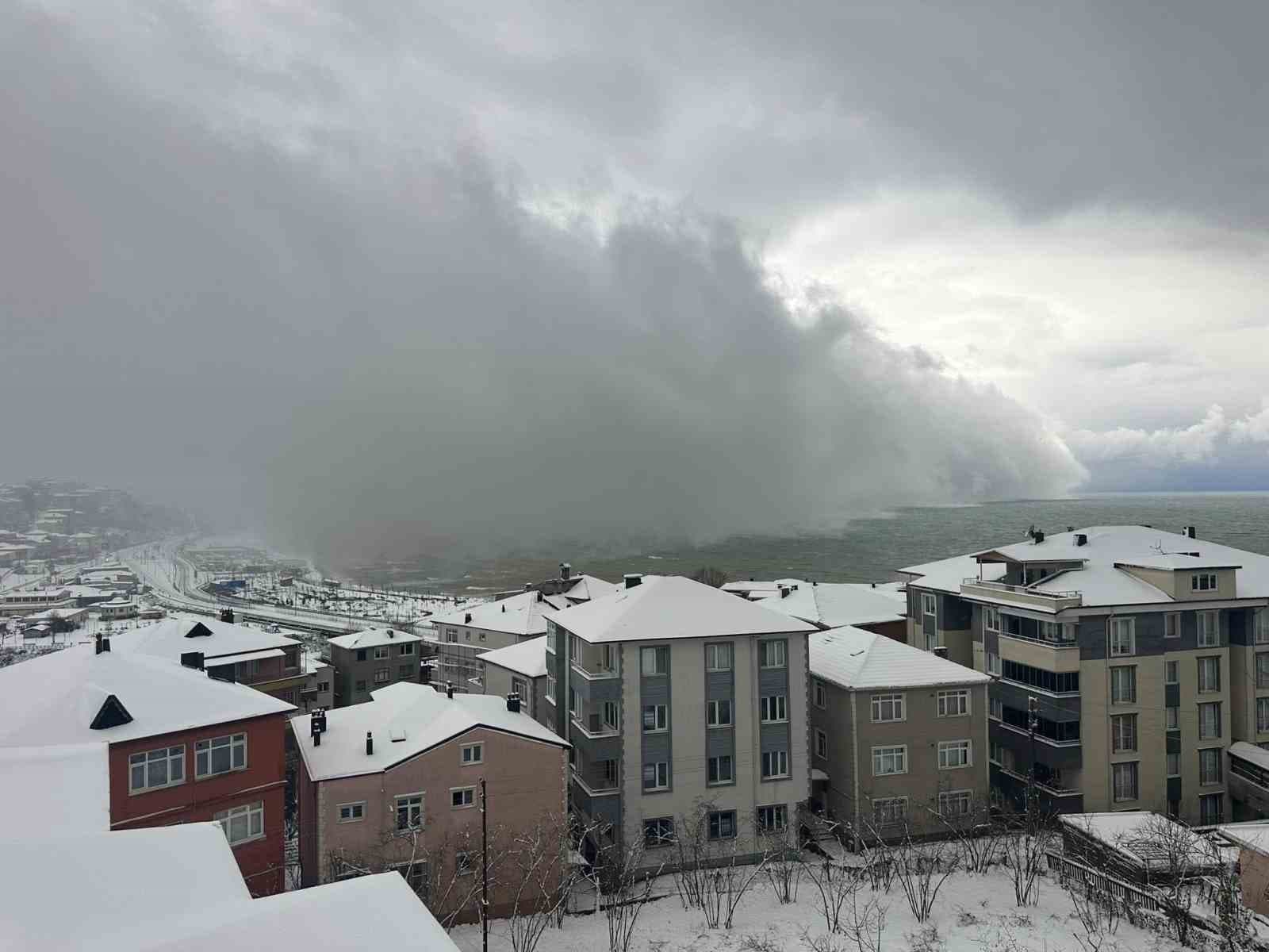 Zonguldak’a kar fırtınası geldi