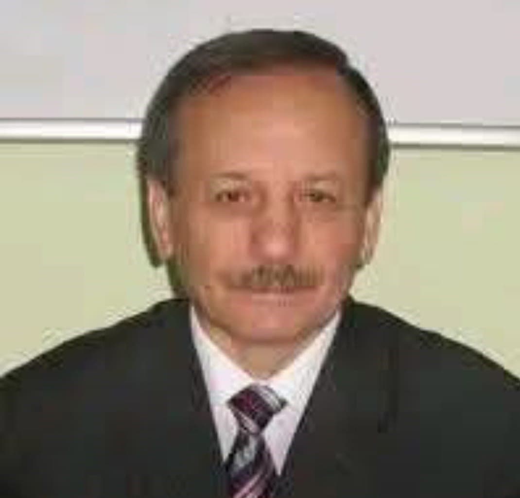 Emekli öğretmen son yolculuğuna dualarla uğurlandı