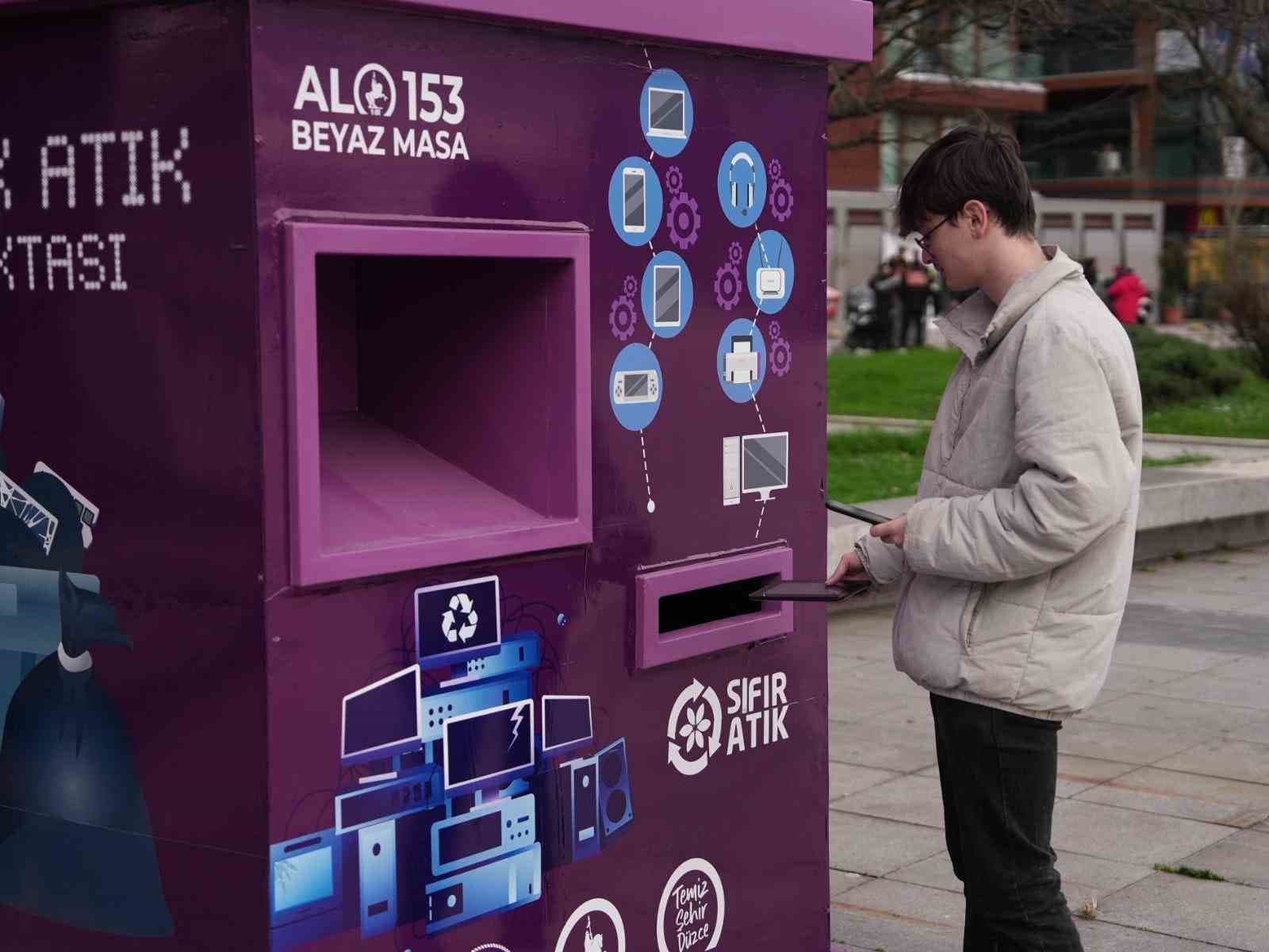 Elektronik atıklar çöpe değil, atık kumbarasına