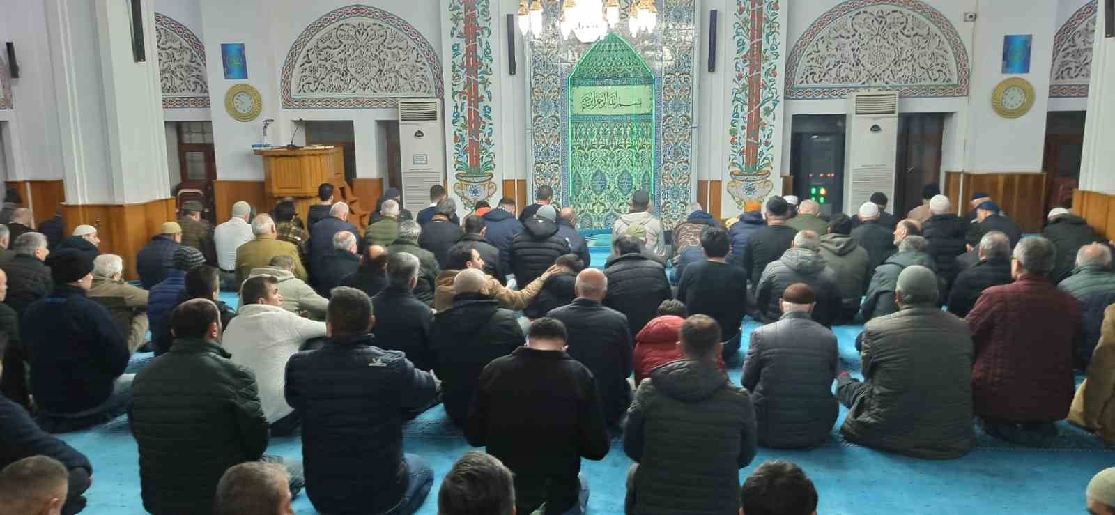 Devrek’te ilk Teravih namazı idrak edildi
