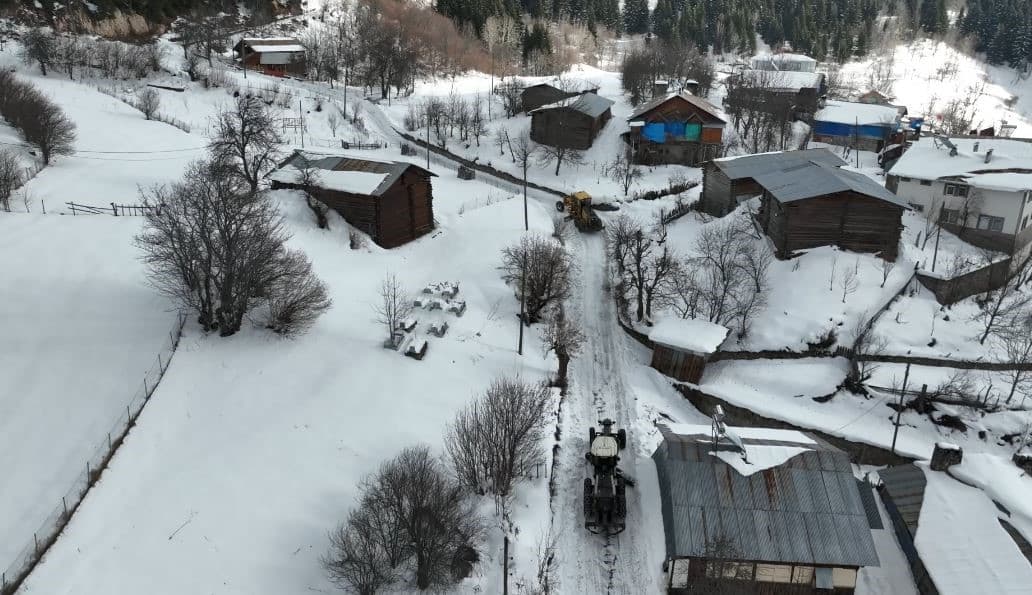 Artvin Orman Bölge Müdürlüğü’nden karla mücadeleye destek