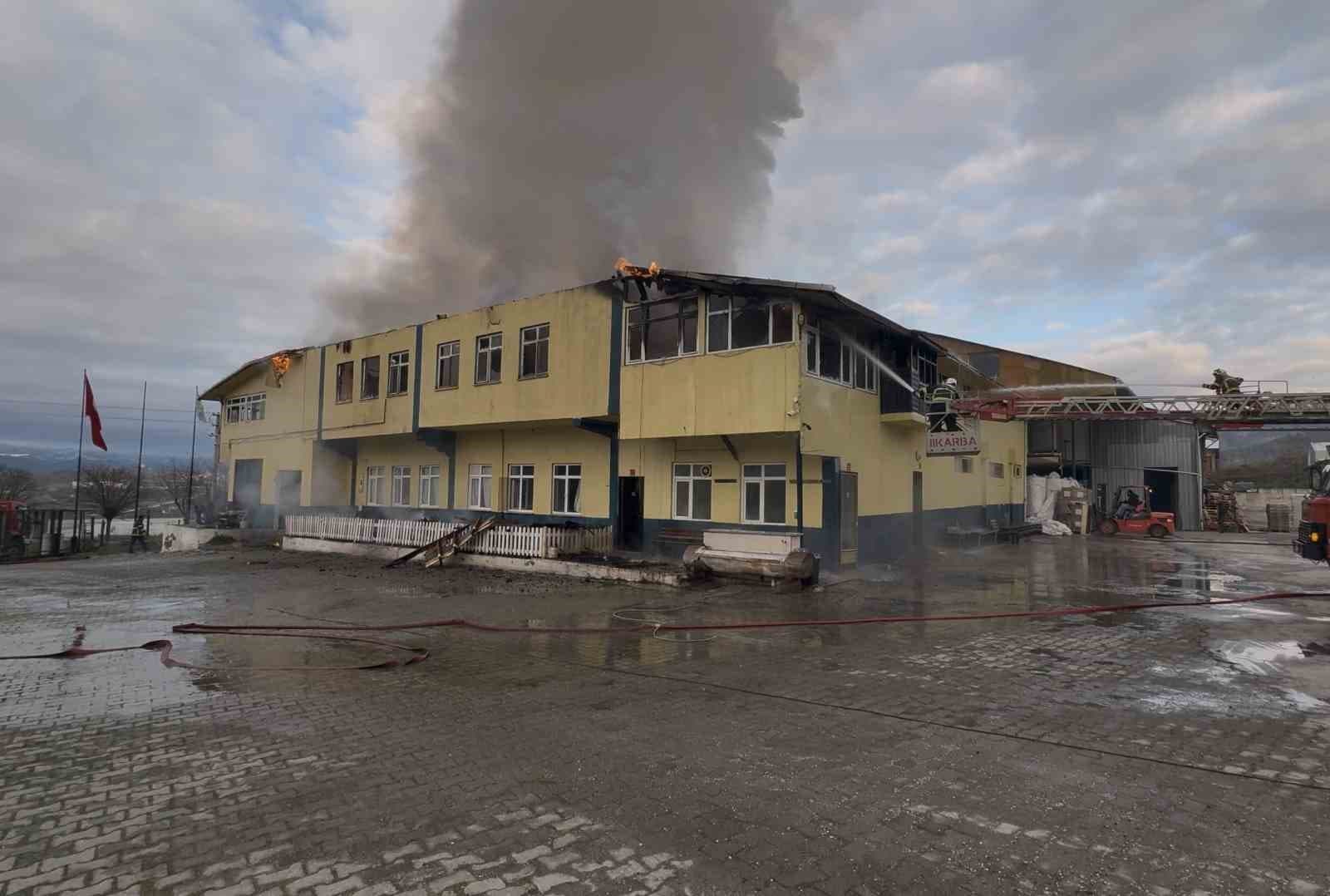 Kastamonu’daki fabrika yangını kontrol altına alındı
