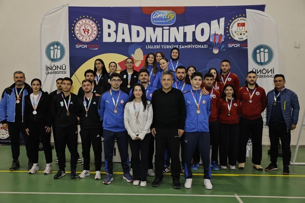 ÜNİLİG Badminton’da Şampiyon BEUN