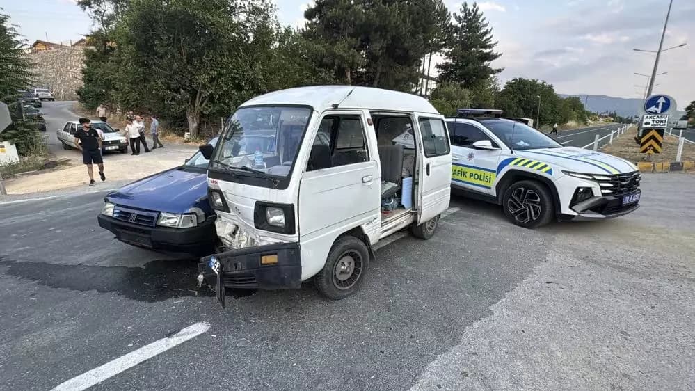 "Ceza yerine aracını yaptırayım" teklifinde bulunan alkollü sürücü polisi görünce kaçtı