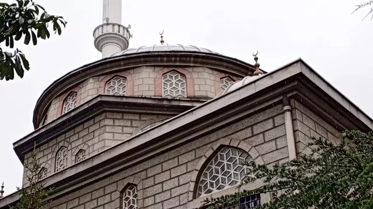 Karabük'te 15 Temmuz İçin Camilerde Sela Okundu