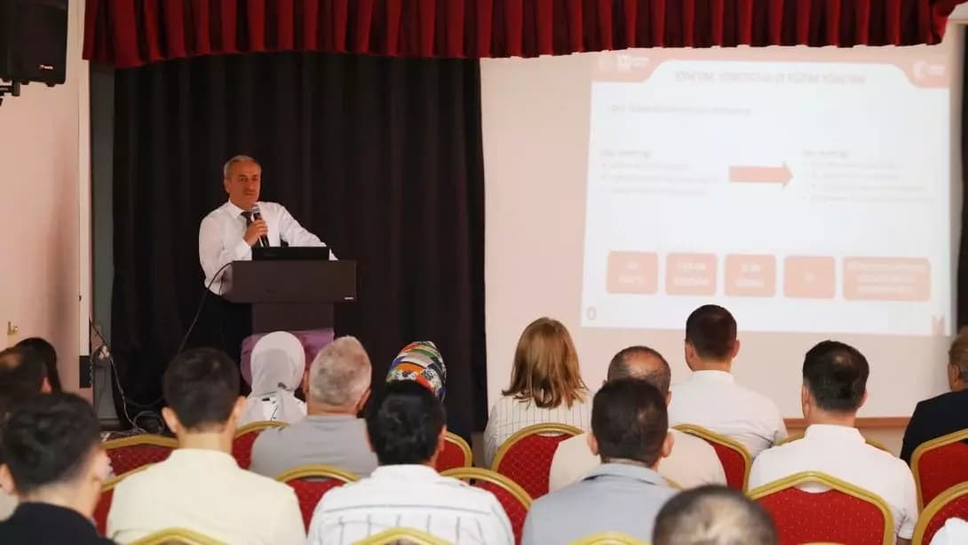 Karabük'te okul yöneticilerine hizmet içi eğitim