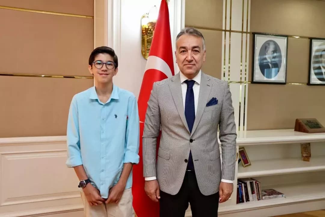 Vali Çağatay LGS birincisini makamında ağırladı