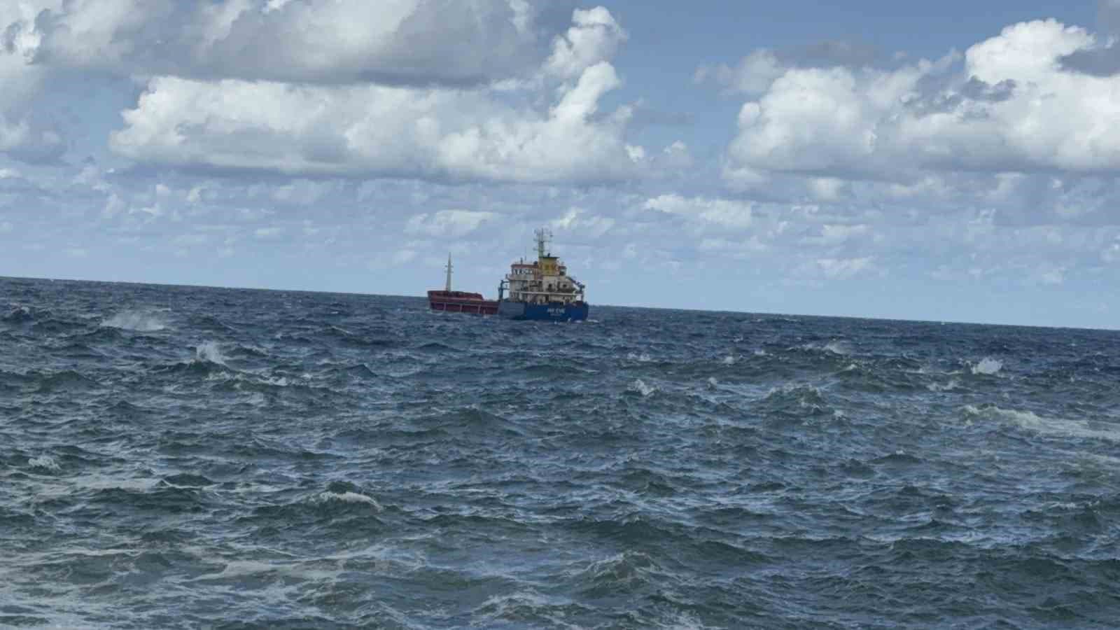 Zonguldak’ta dalga boyu 3 metreye ulaştı
