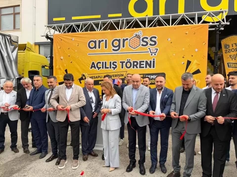 Safranbolu'da Arı Gross Market Coşkuyla Açıldı