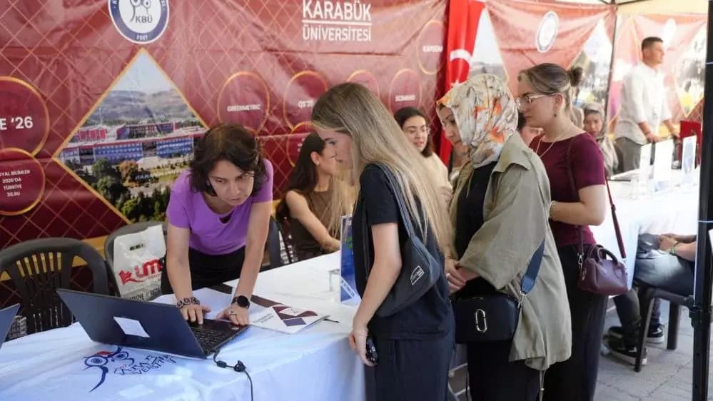 KBÜ'den Aday Öğrencilere Tercih Desteği