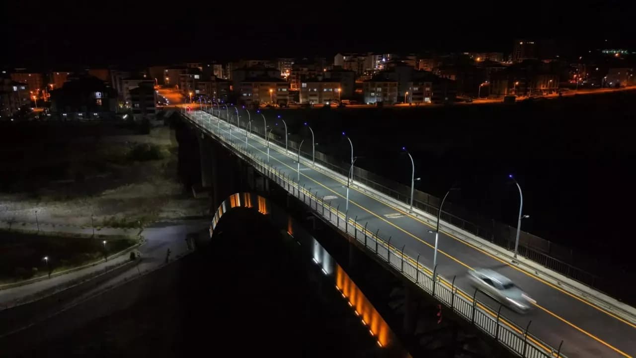 Kanyon Köprü yenilenerek trafiğe açıldı