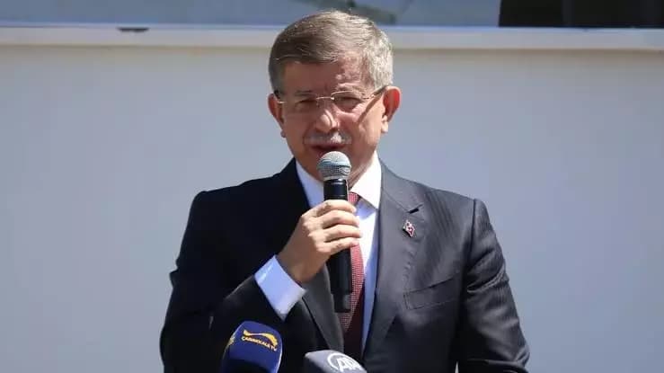 Ahmet Davutoğlu hakkında “Cumhurbaşkanına hakaret” soruşturması
