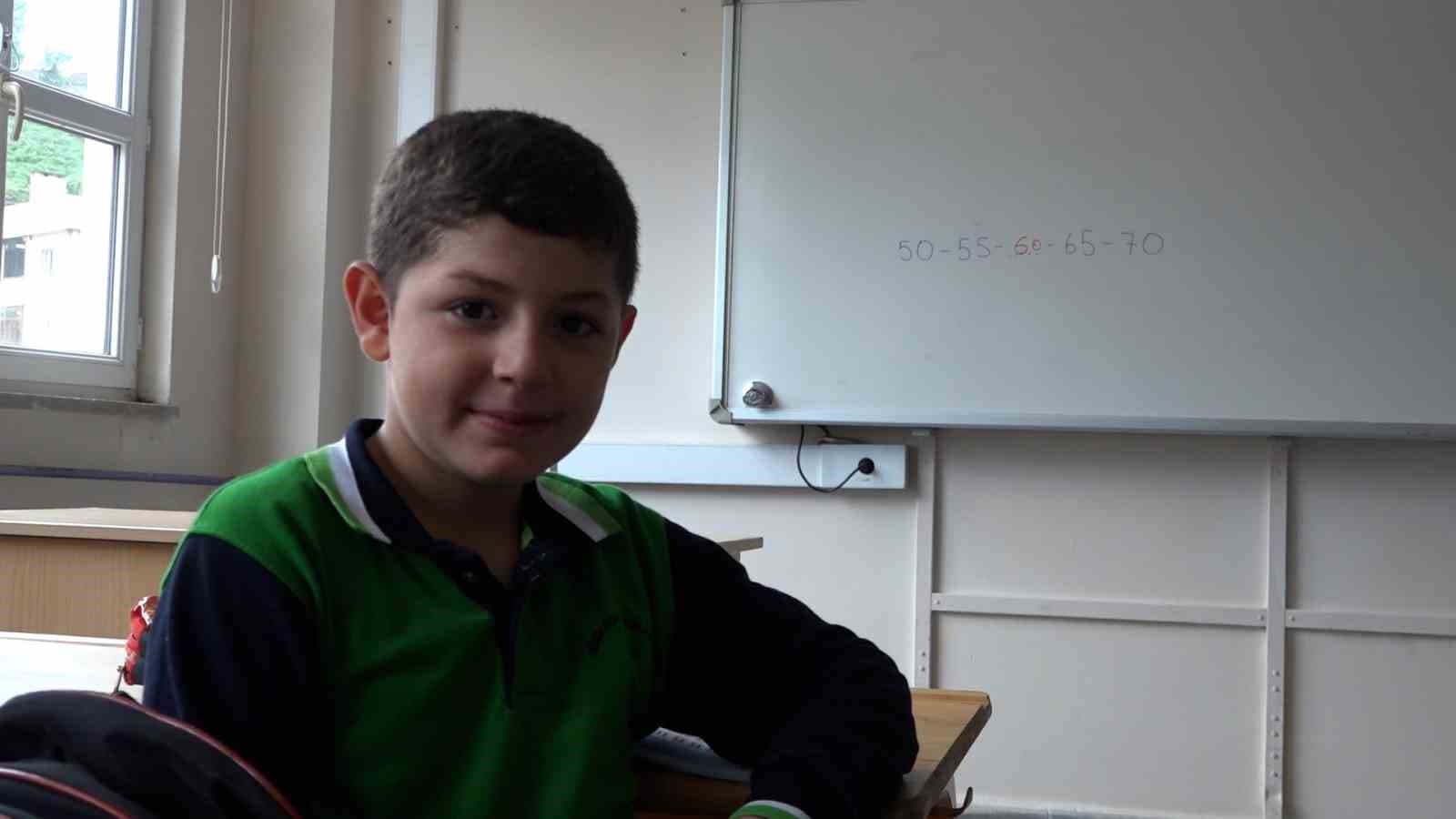 Lösemiyi yenen Egemen şimdi okullu oldu