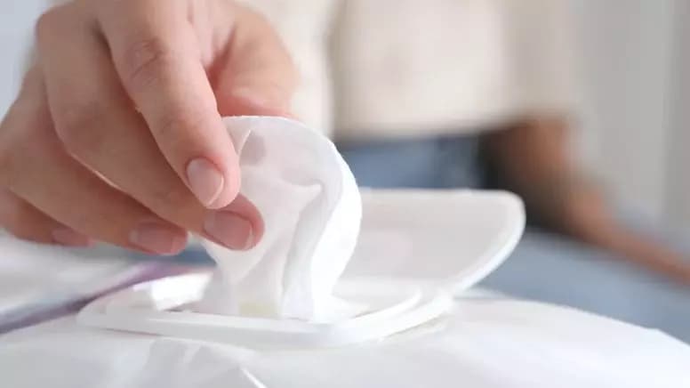Plastik İçeren Islak Mendillere Yasak Geliyor! Satışları Kademeli Olarak Durdurulacak