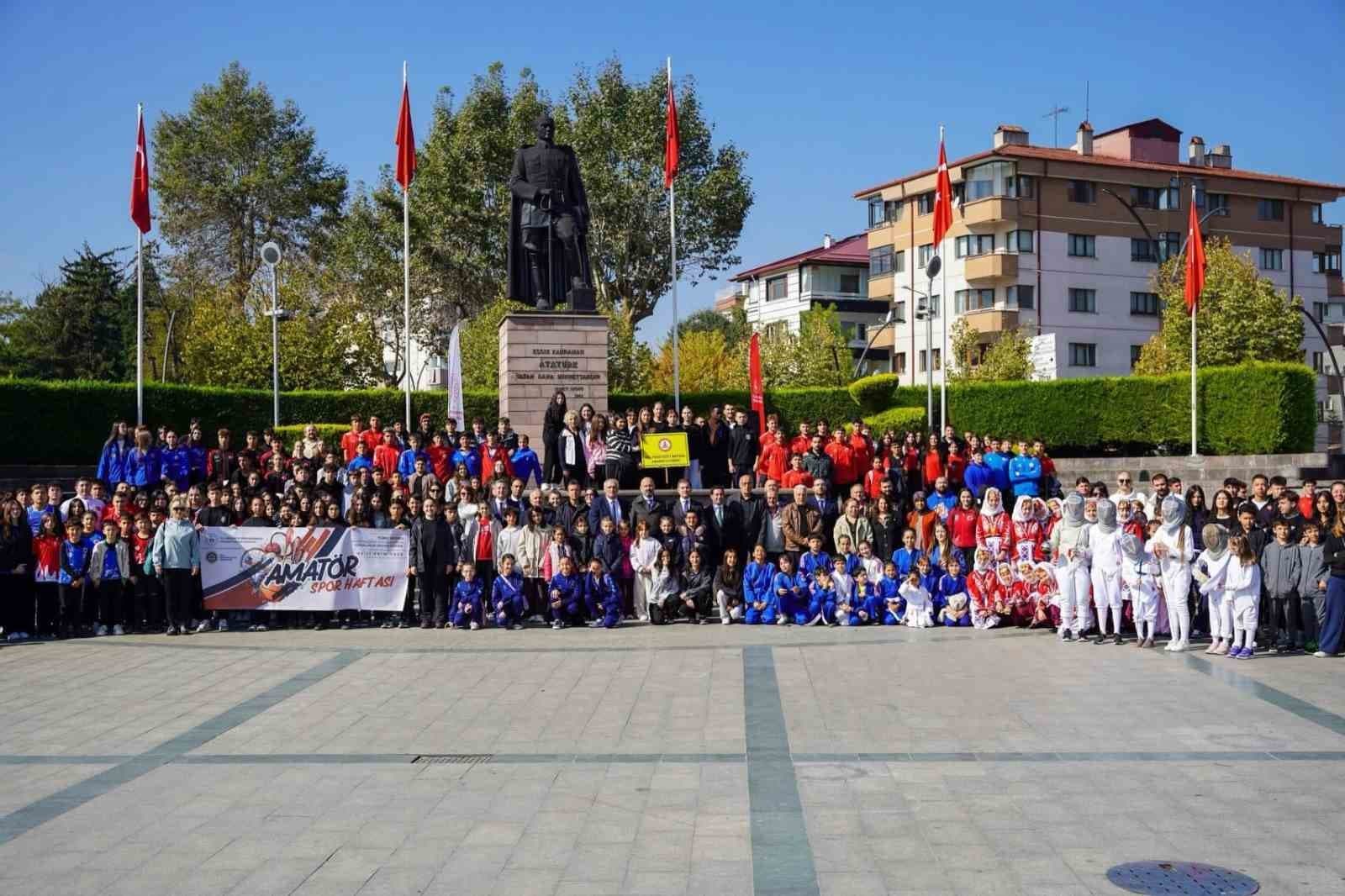 Bolu’da Amatör Spor Haftası yürüyüşle başladı