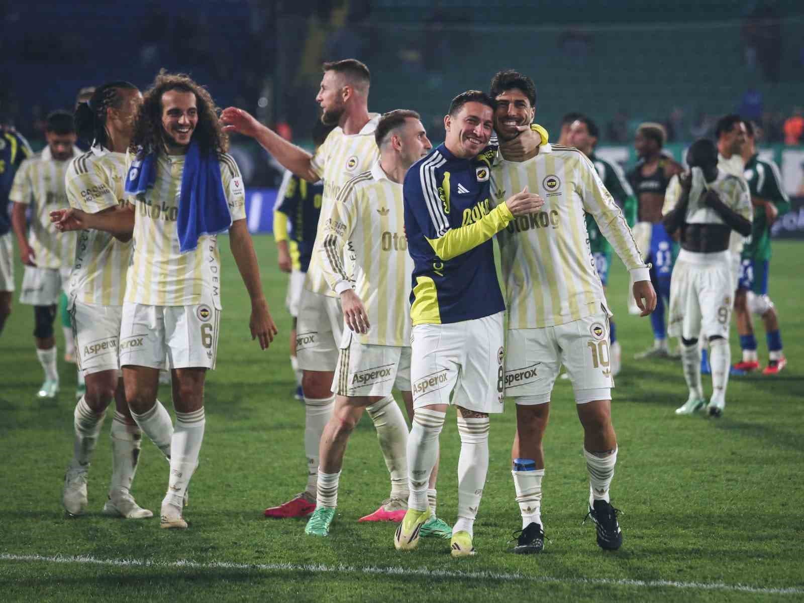 Trendyol Süper Lig: Çaykur Rizespor: 0 - Fenerbahçe: 3 (Maç sonucu)