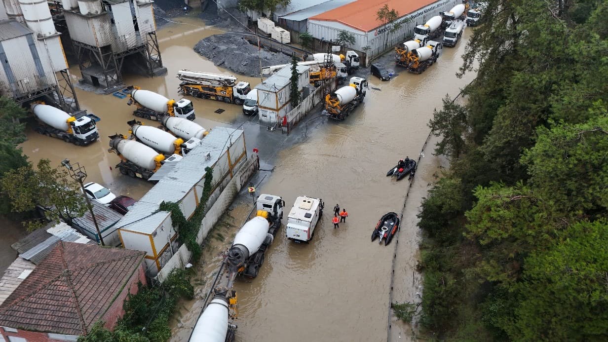 İstanbul’da sel felaketinde hayatını kaybedenlerin sayısı 3’e yükseldi