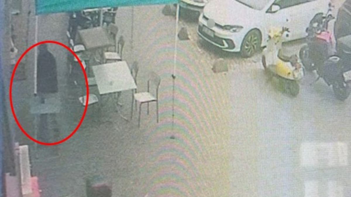 Para alamayınca dükkan önündeki masayı devirdi