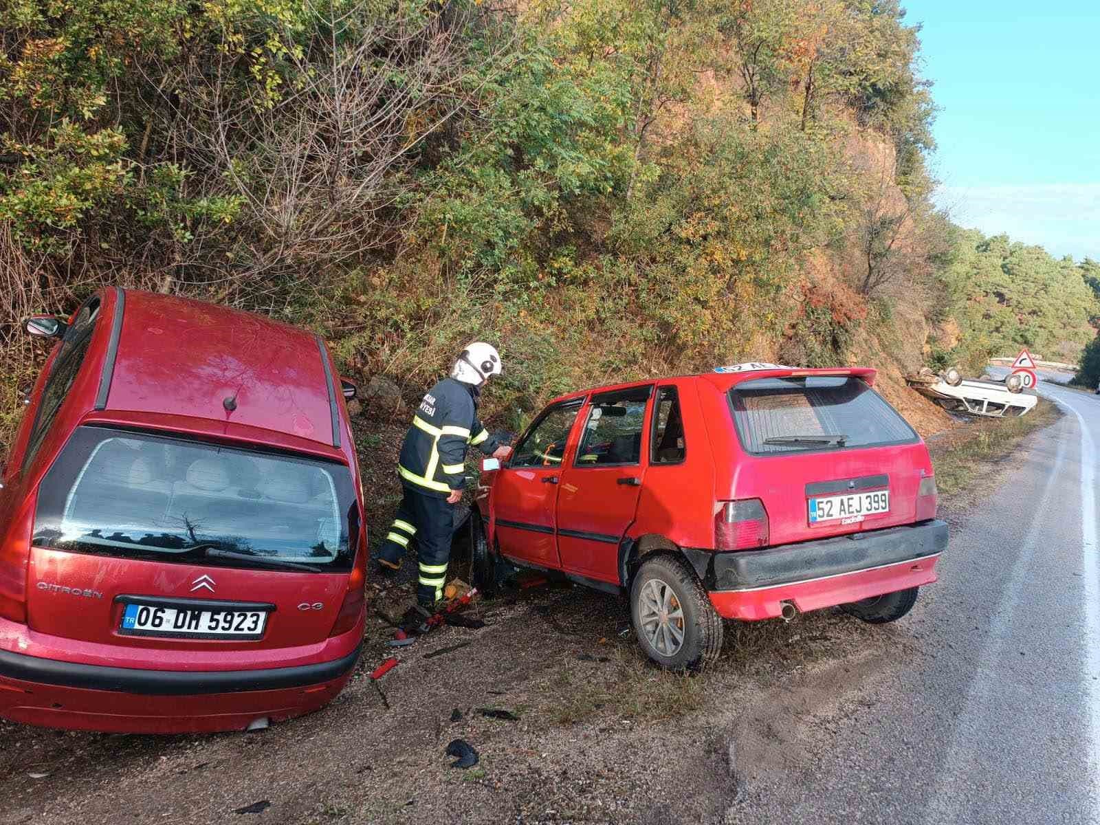 Tokat-Niksar kara yolunda aynı mevkide iki kaza: 3 yaralı
