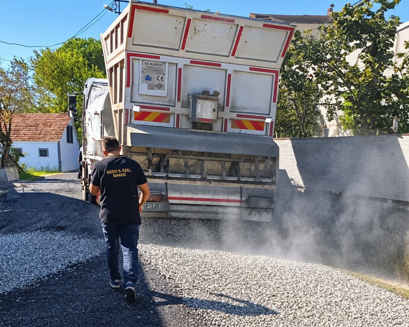 Yaka köyünde soğuk asfalt çalışması tamamlandı