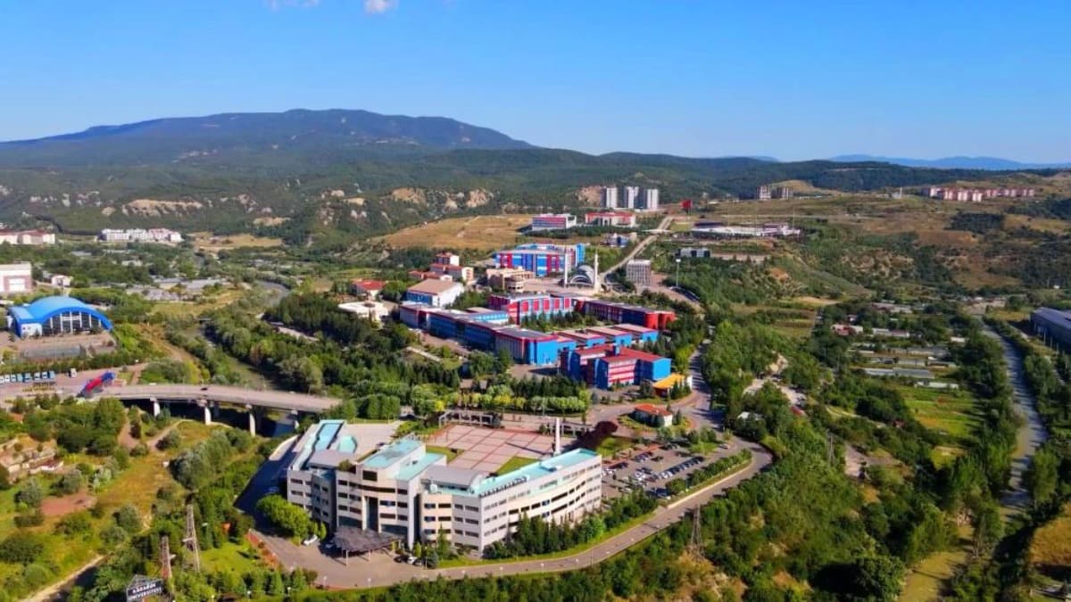 KBÜ'nün Erasmus+ hibe bütçesi 504 bin 700 avroya yükseldi