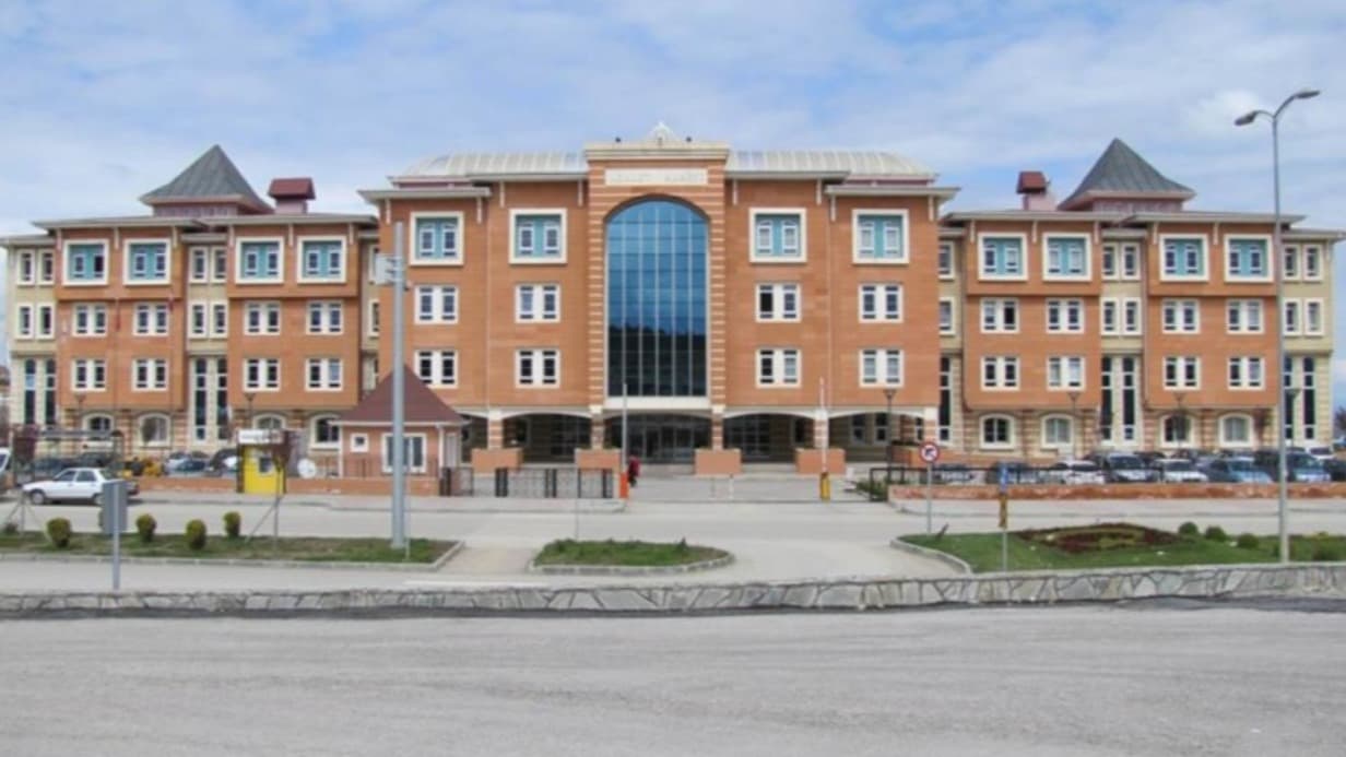 Ailesine kızıp ormanı yakan sanığa 8 yıl hapis cezası