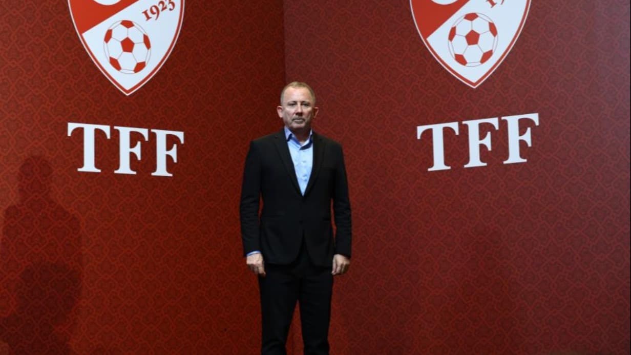 A Milli Futbol Takımı Teknik Direktörü Sergen Yalçın: "Halkımızın milli takımın peşinde tekrar koşmasını sağlayacağız"