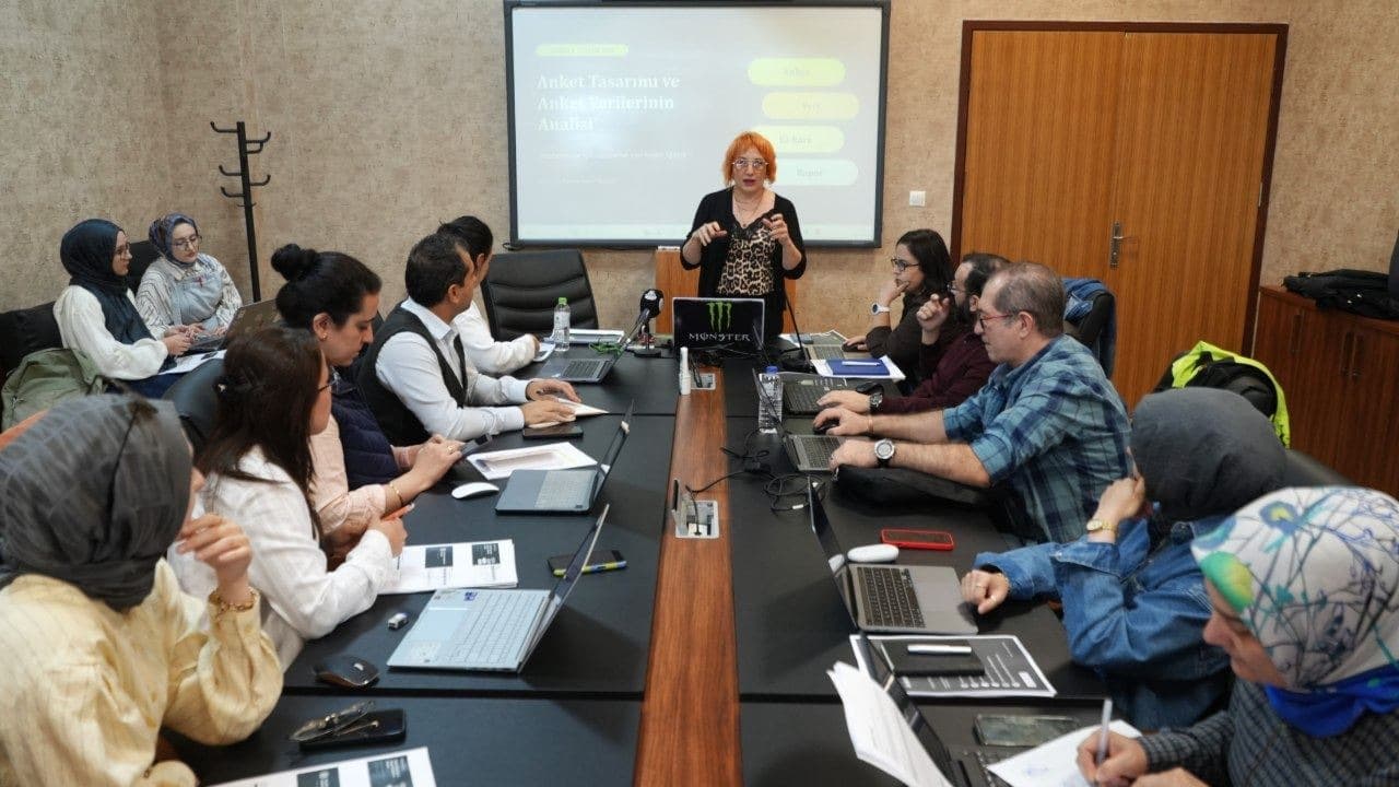 Karabük Üniversitesinde Uygulamalı Veri Analizi Eğitimi