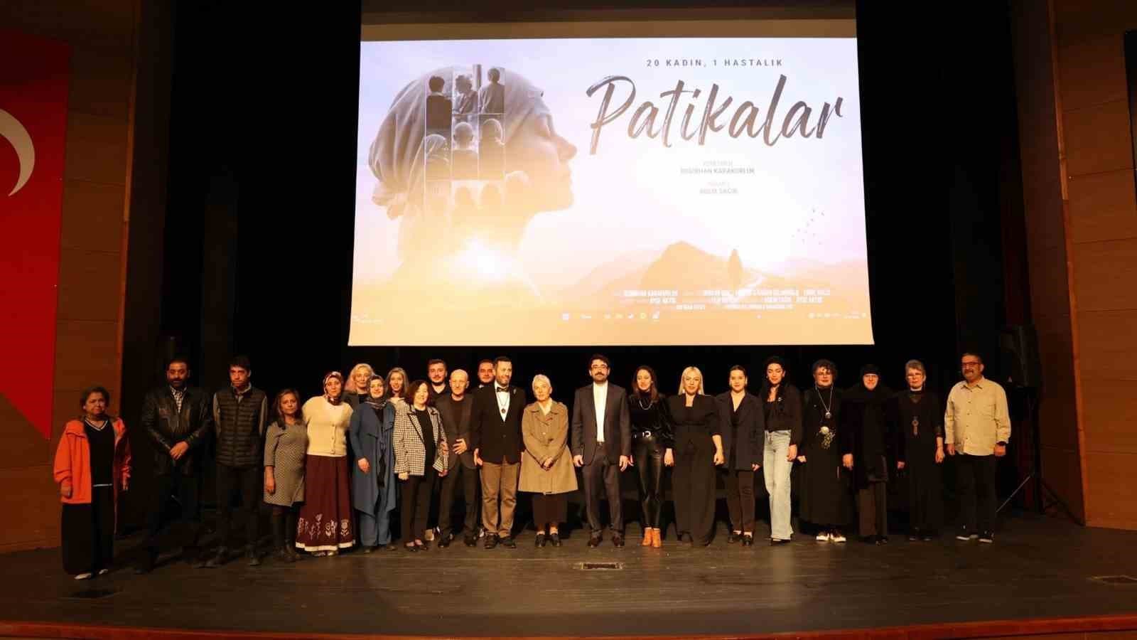 "Patikalar" belgeseli kanserle mücadele eden kadınların tanıklıklarını ekrana taşıdı