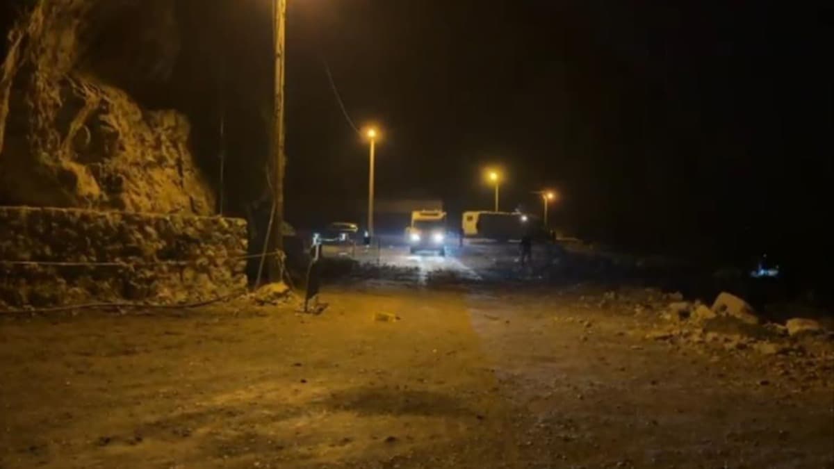 Amasra'da kaya parçaları karavanların bulunduğu alana düştü