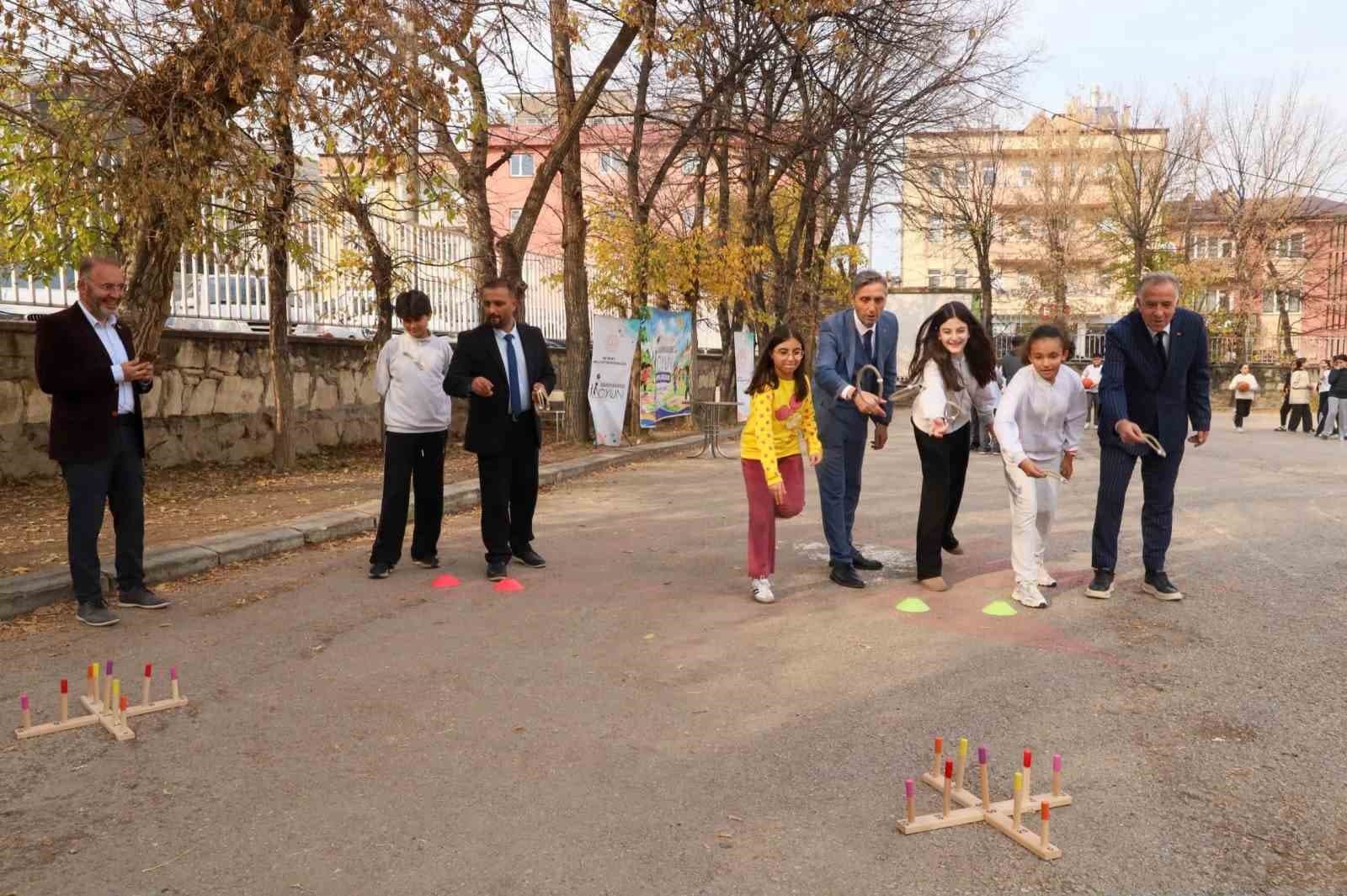 Bayburt’taki 4 okulda ‘Maarifin Kalbinde Oyun’ etkinliği düzenlendi