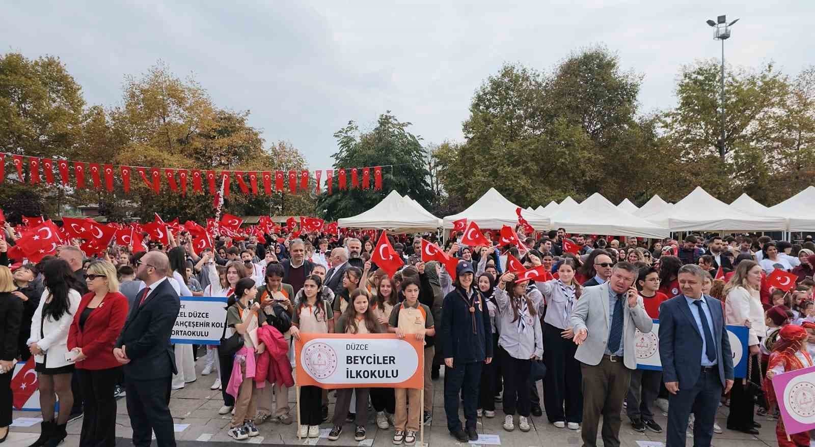 Düzce’de komandolardan Cumhuriyet Bayramı’na özel gösteri
