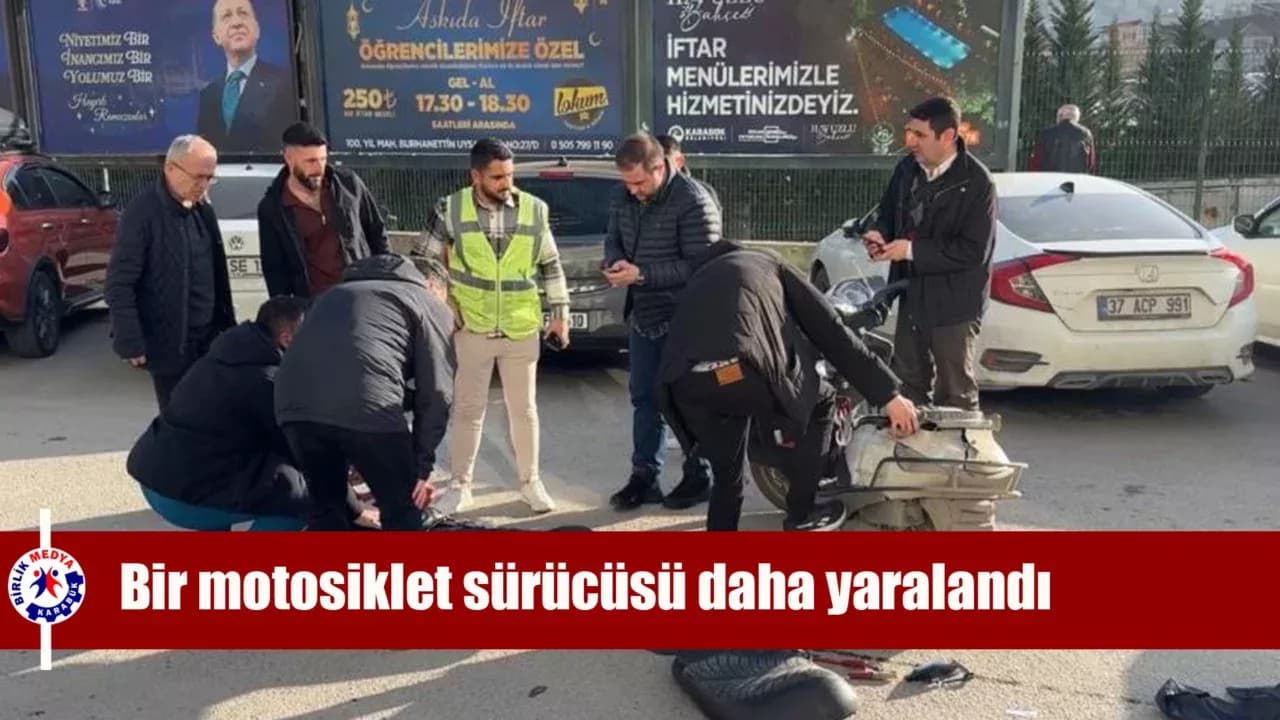 Kamyonetin açık kapısına çarpan motosiklet sürücüsü yaralandı