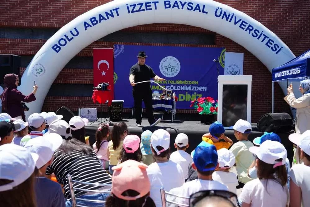 2 bin 500 personel ailesiyle birlikte kampüste buluştu