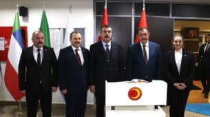 Milli Eğitim Bakanı Tekin, Kastamonu'da ziyaretlerde bulundu