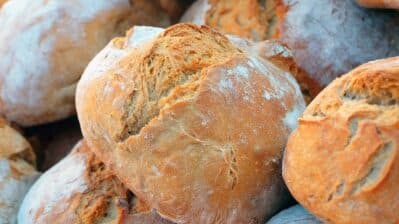 Mudurnu'da Mustafa ustanın yaptığı sütlü ekmek rağbet görüyor