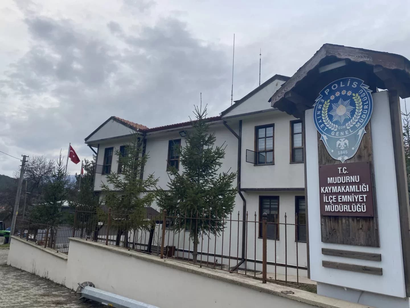 Bolu'da bir kişinin dolandırılmasını muhtarın dikkati engelledi