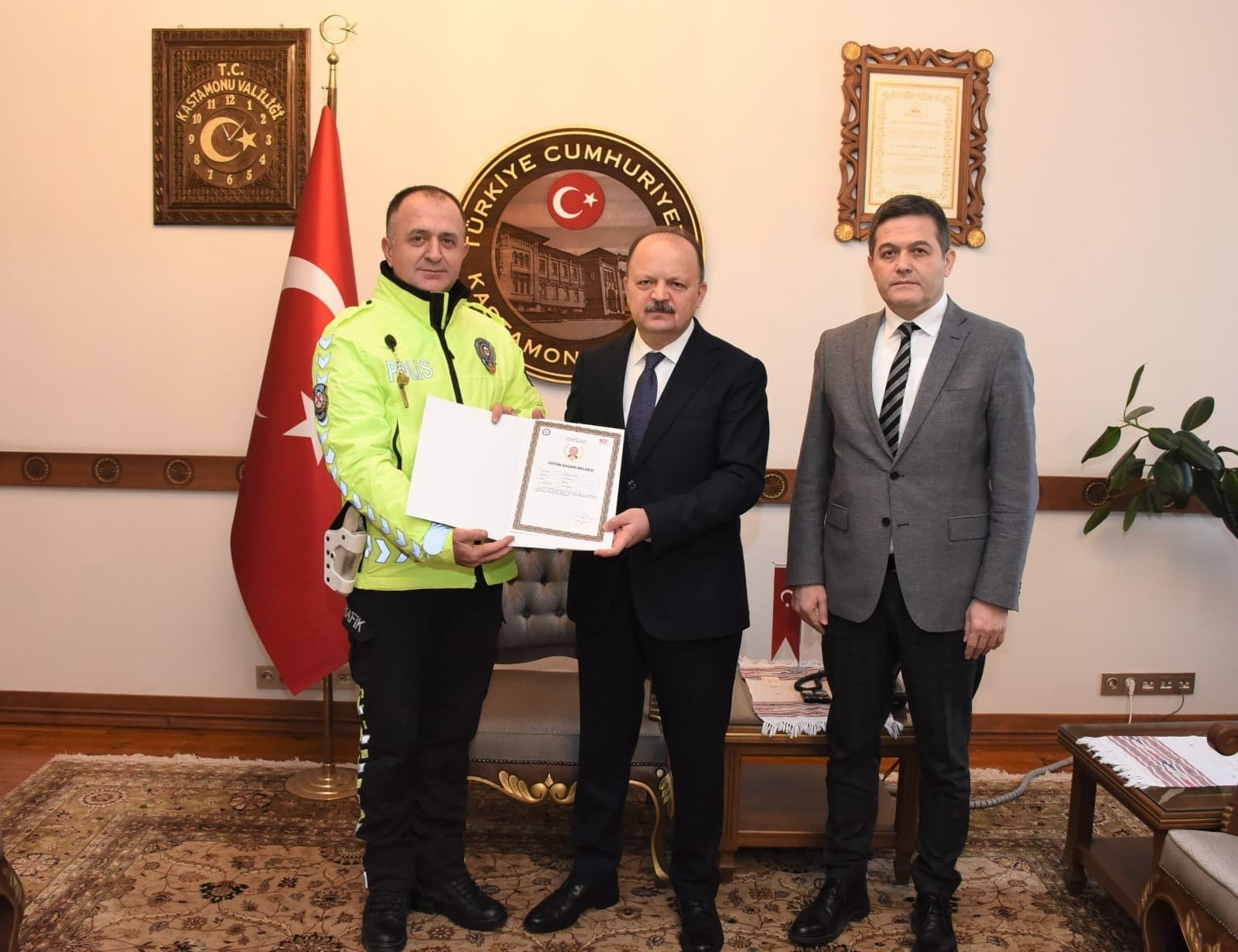 Polislere başarı belgesi verildi