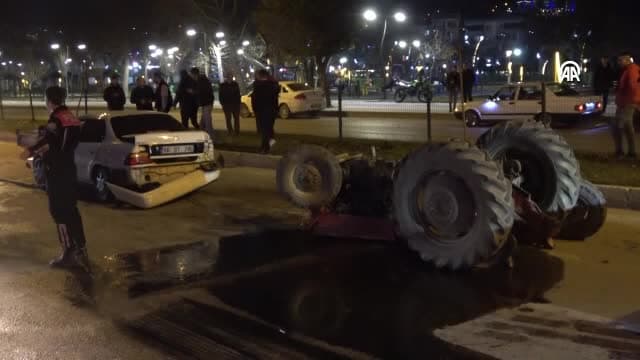 Tokat’ta otomobil ile traktörün çarpışması sonucu 1 kişi yaralandı