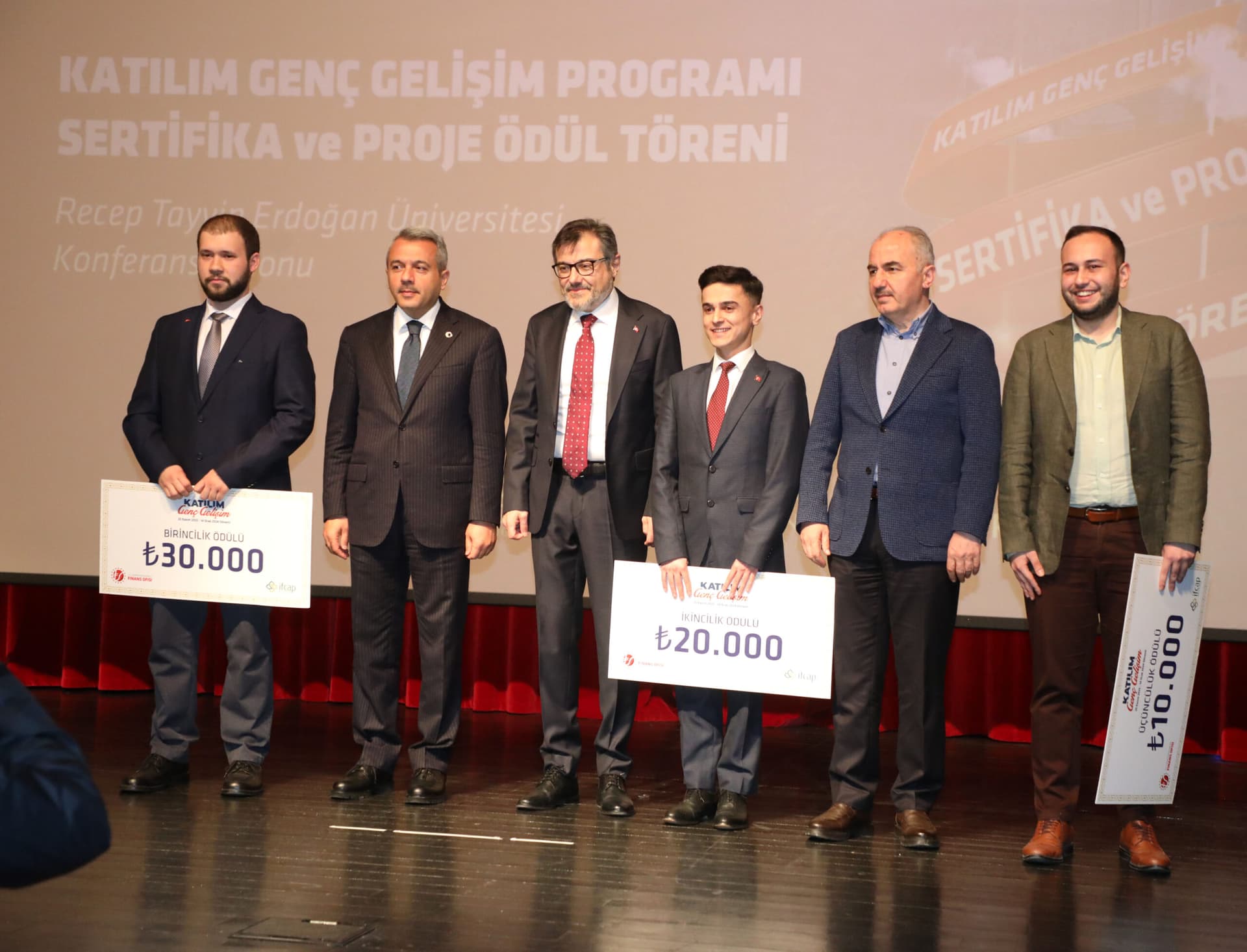 "Katılım Genç Gelişim Programı" sertifika ve ödül töreni düzenlendi