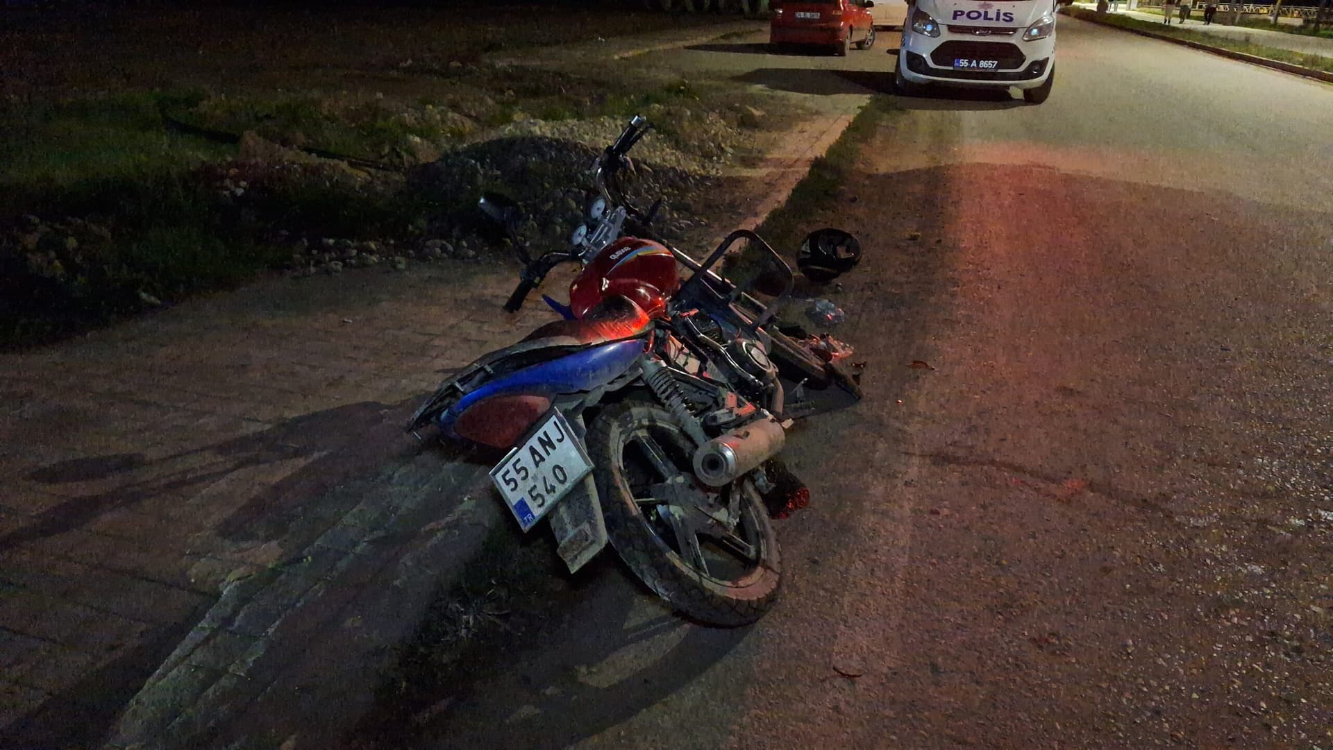 Samsun'da tıra çarpan motosikletin sürücüsü yaralandı