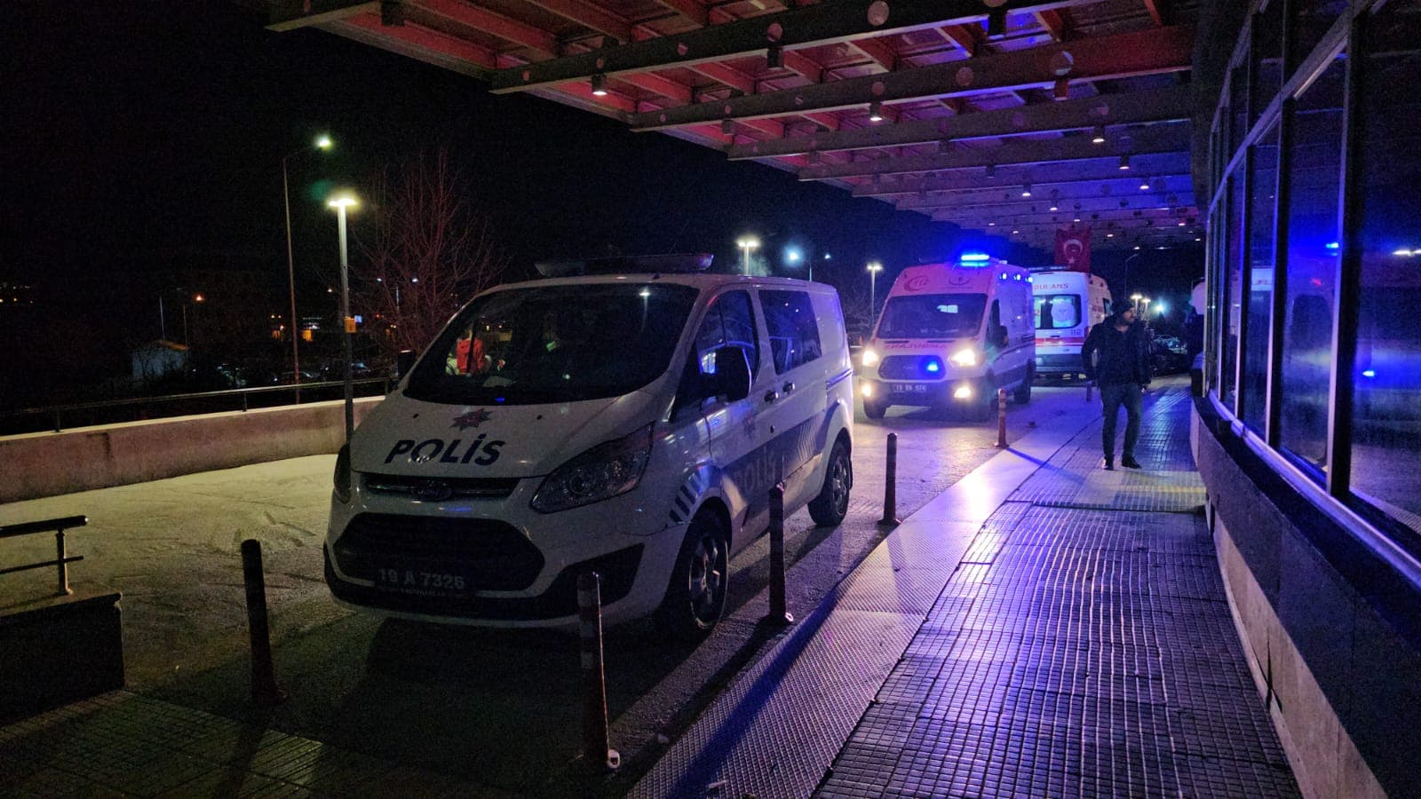 Çorum'da polisten kaçarken yüksekten düşen kişi yaralandı