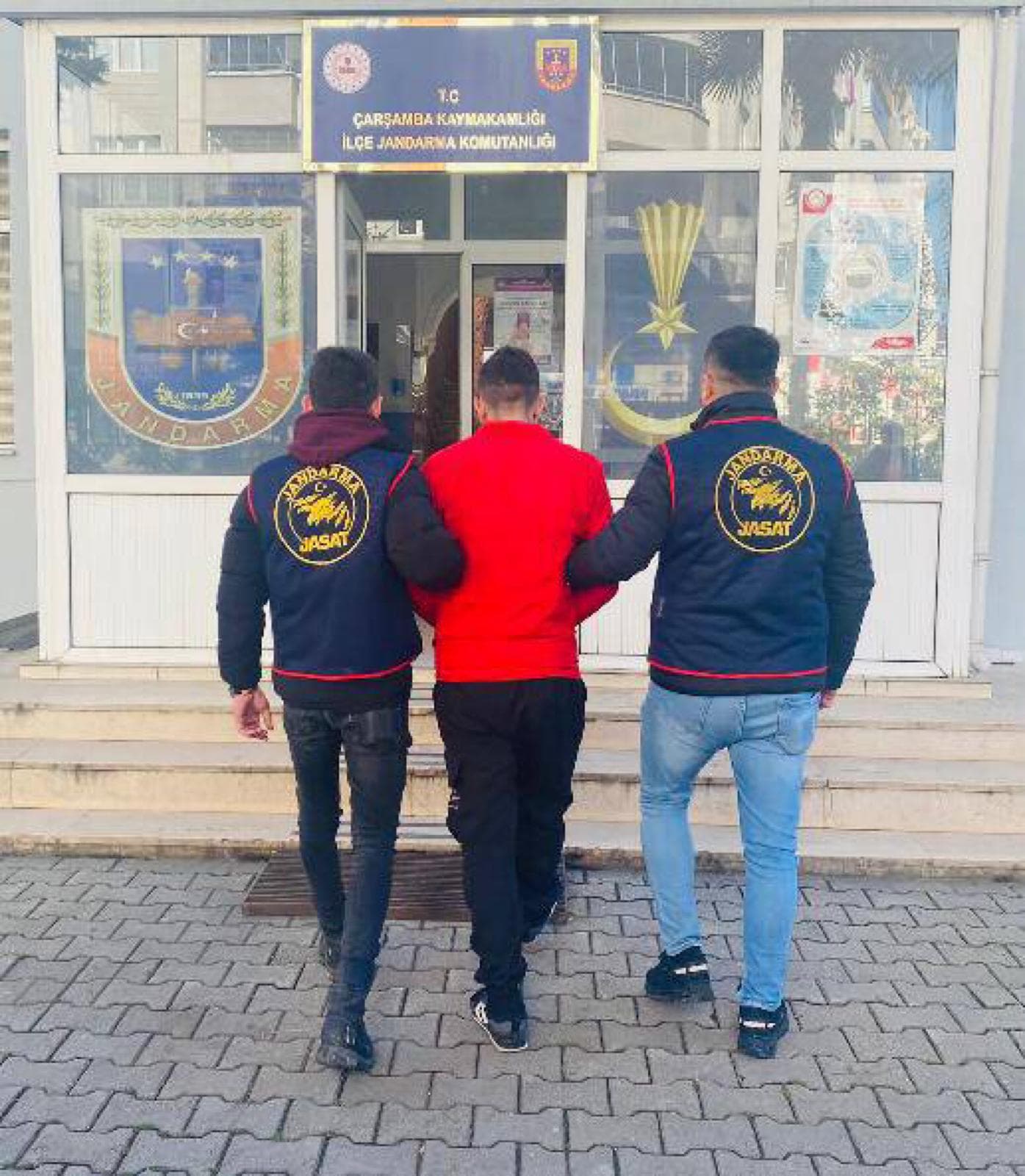 Samsun'da hakkında 16 yıl 8 ay kesinleşmiş hapis cezası bulunan kişi yakalandı