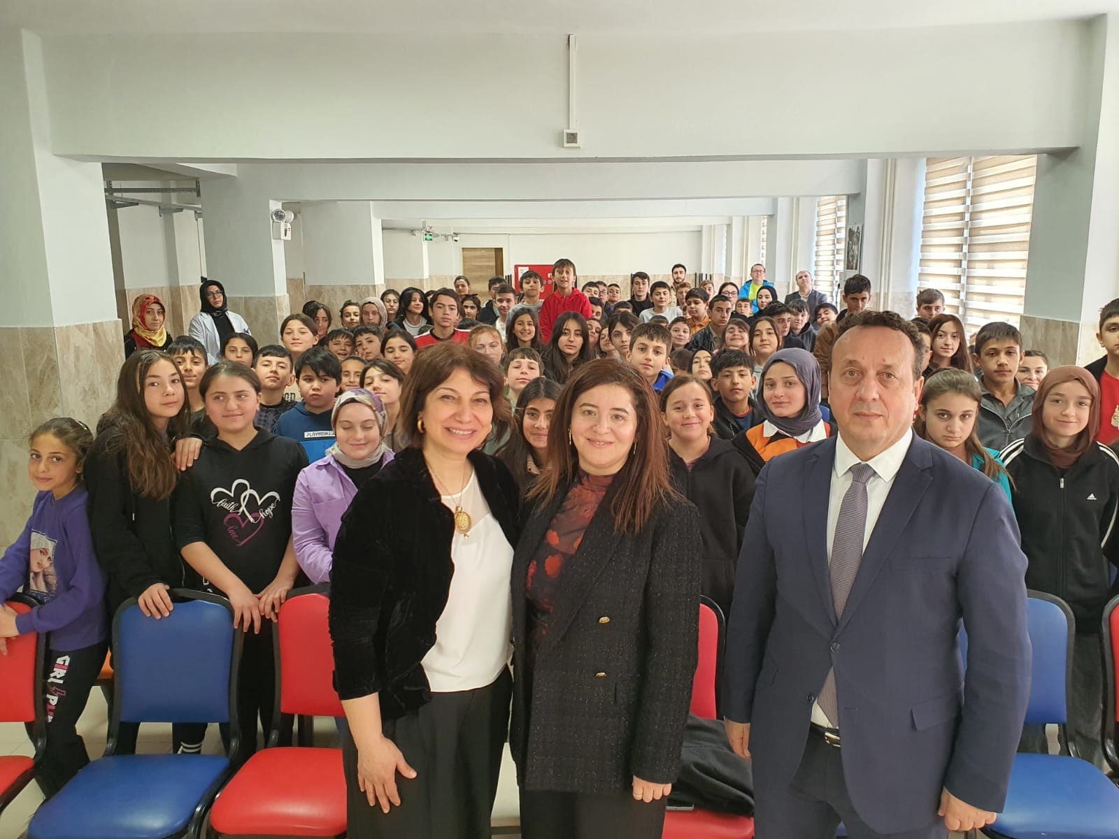 Asarcık'ta TÜBİTAK'ın düzenlediği "Yenilenebilir Enerji" bilim söyleşisi yapıldı
