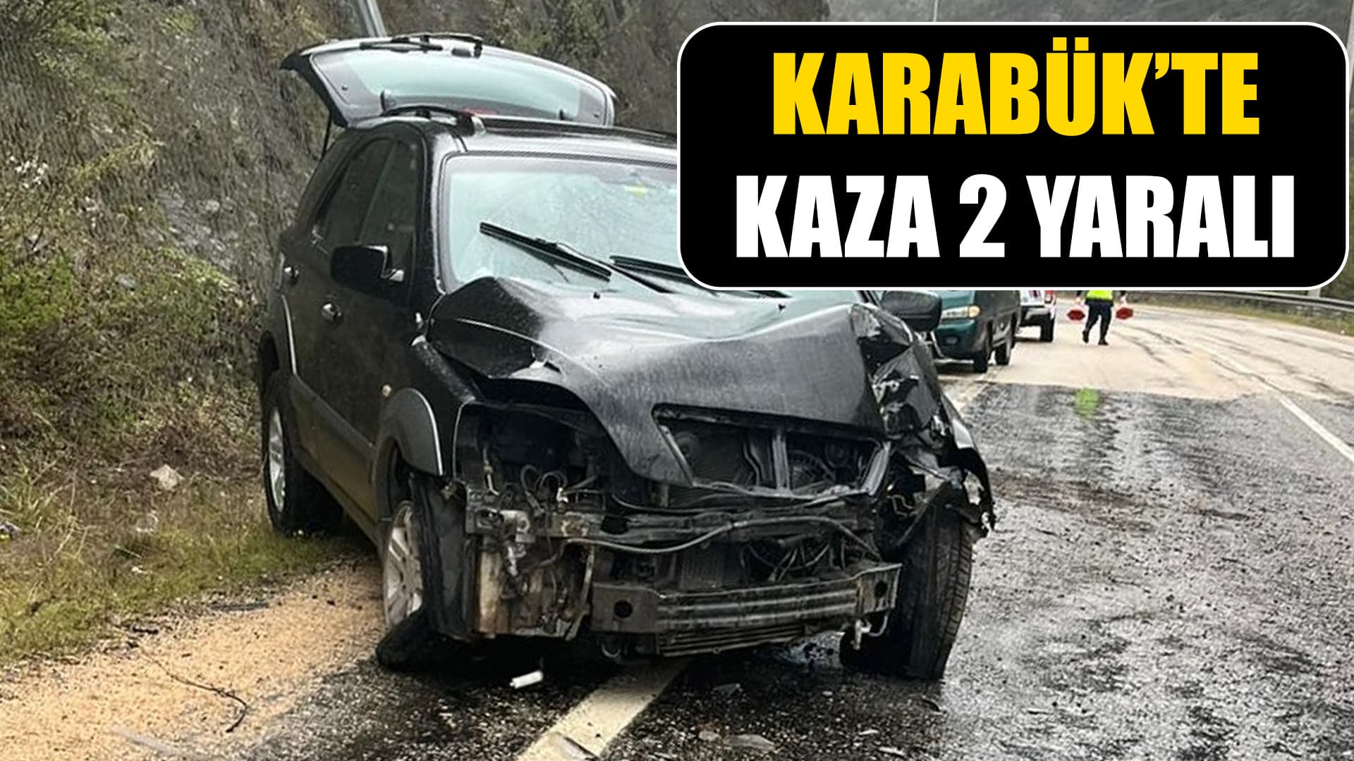 Karabük'te Aydınlatma Direğine Çarpan Otomobildeki 2 Kişi Yaralandı