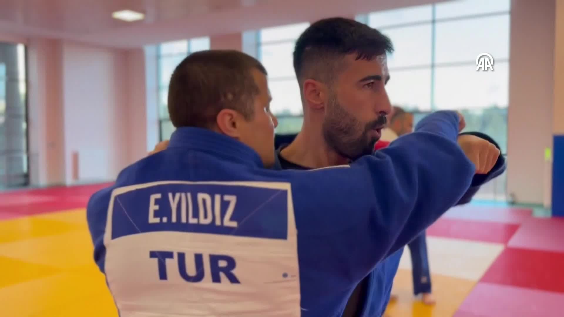 İşitme engelli milli judocu Enes Yıldız, dünya şampiyonluğu hedefiyle çalışıyor